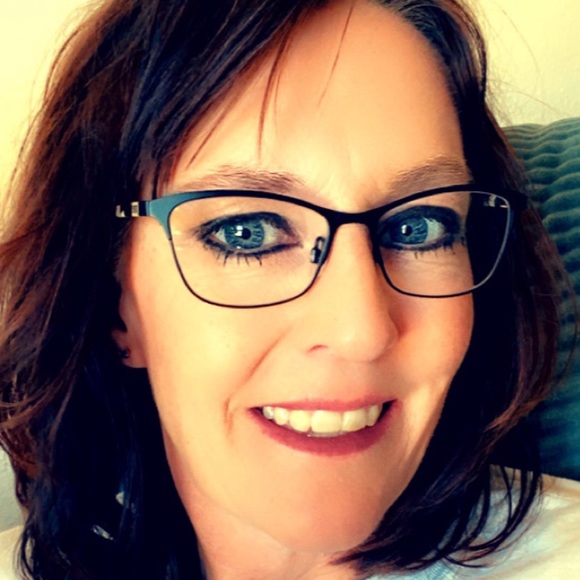 Meet your Posher, Lisa - Picture 1 of 1